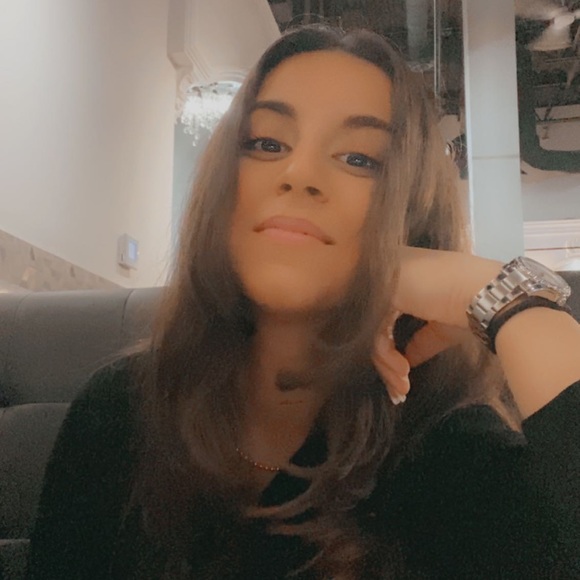 Meet your Posher, Amelia - Picture 1 of 1